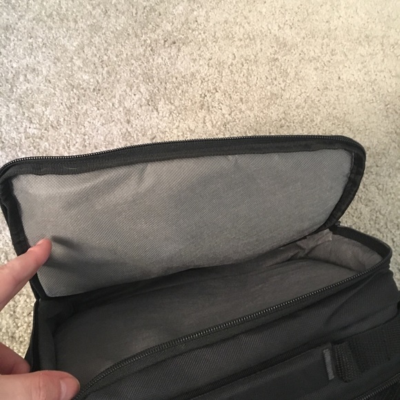 Camera/CD case - Picture 4 of 4